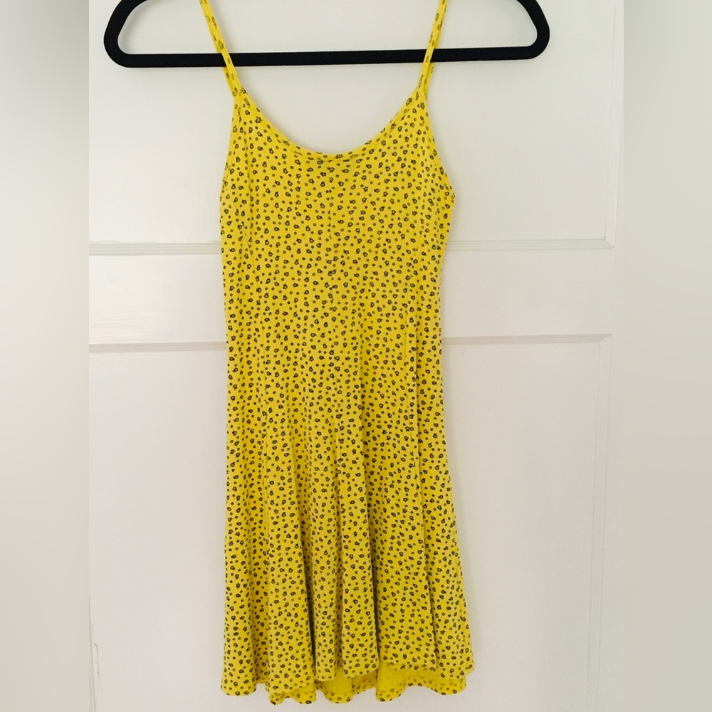 Little yellow flower dress 💛 Topshop 🇬🇧 SO CUTE!